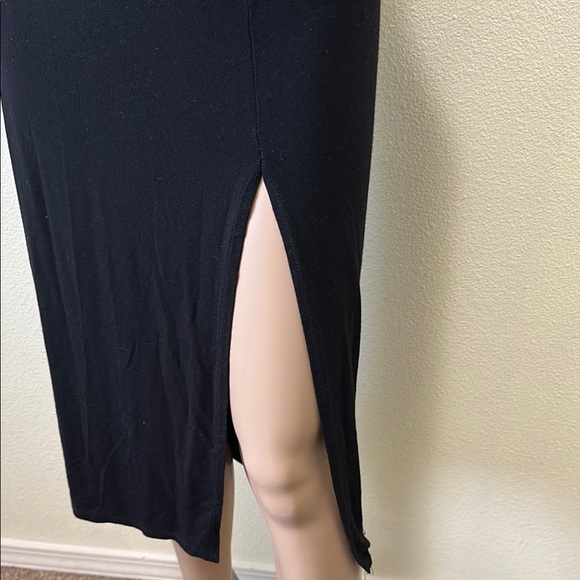 Forever 21- Elegant Black Midi Dress - Picture 3 of 7